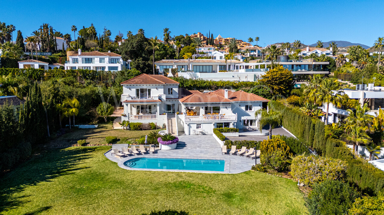 Villa Valora - Golf Front Luxury in Nueva Andalucia