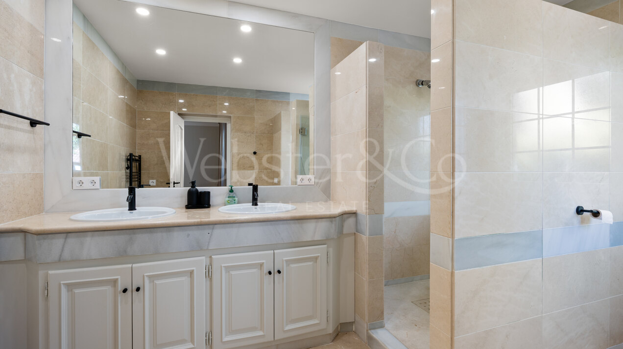 Villa Valora - Golf Front Luxury in Nueva Andalucia