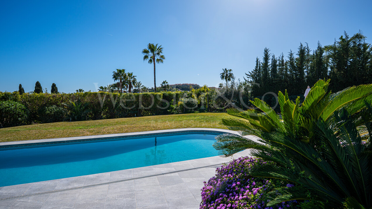Villa Valora - Golf Front Luxury in Nueva Andalucia