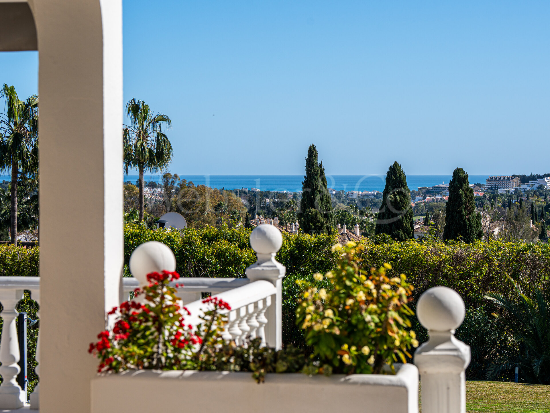 Villa Valora - Golf Front Luxury in Nueva Andalucia