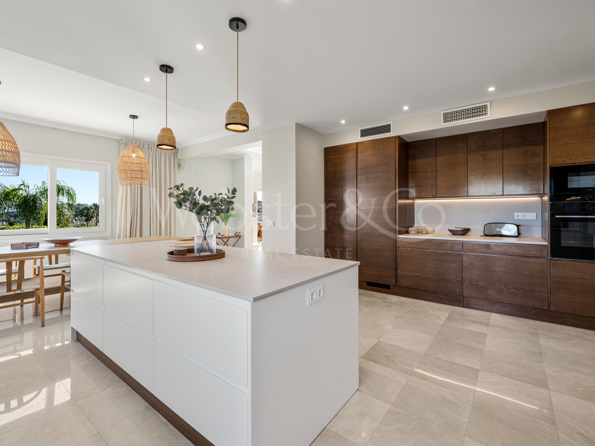 Villa Valora - Golf Front Luxury in Nueva Andalucia