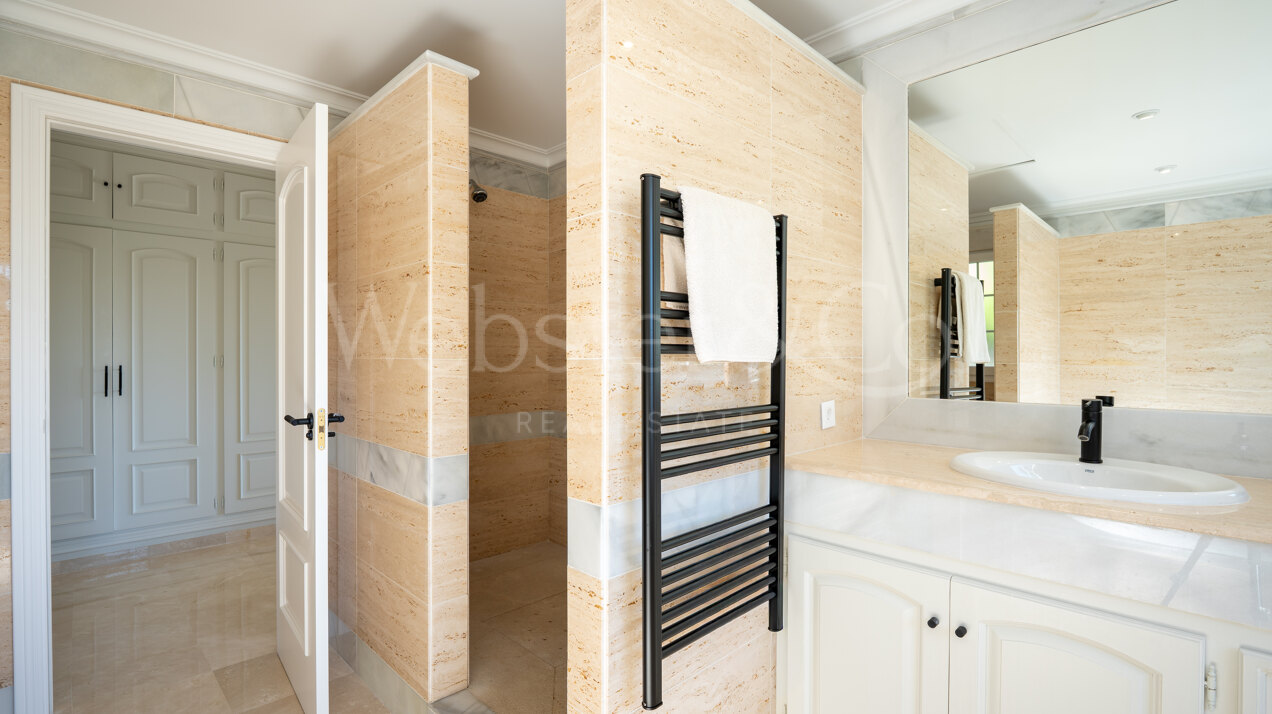 Villa Valora - Golf Front Luxury in Nueva Andalucia