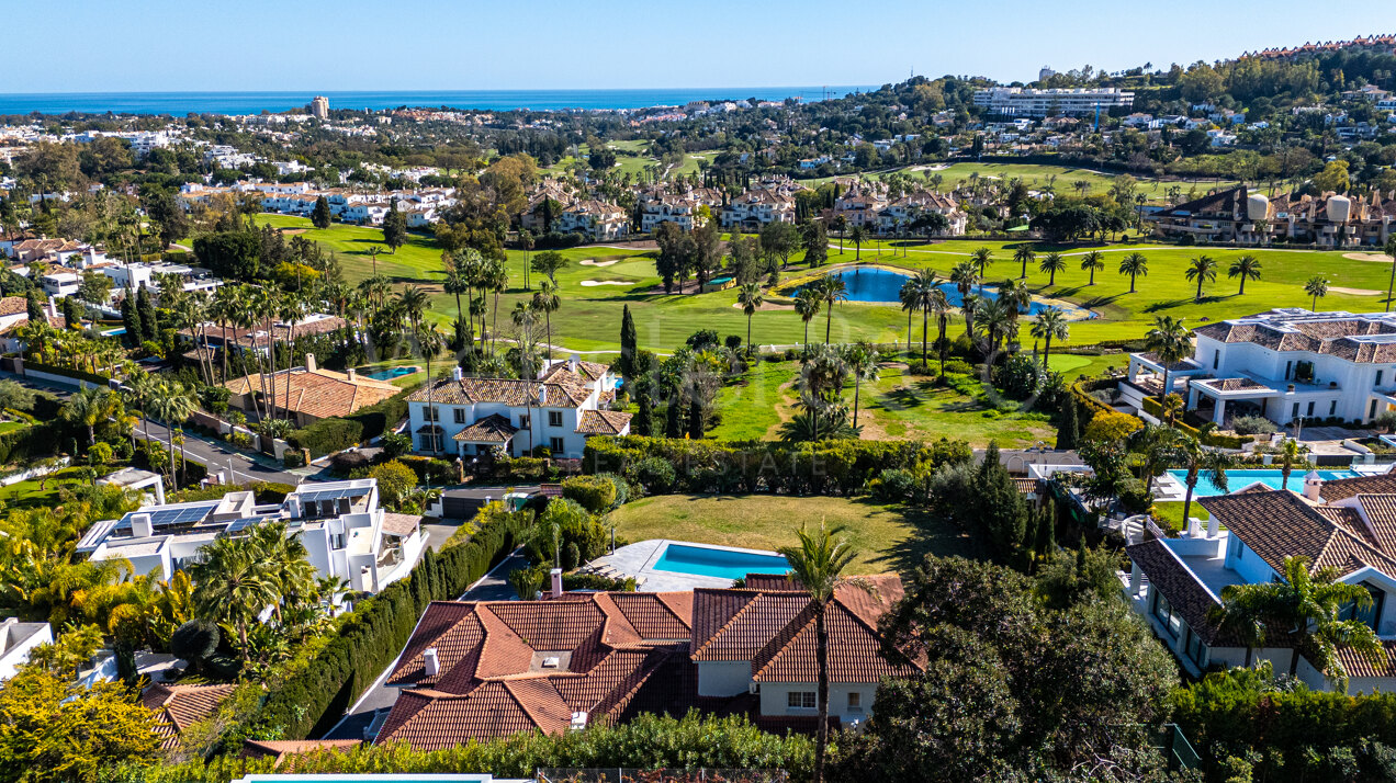 Villa Valora - Golf Front Luxury in Nueva Andalucia