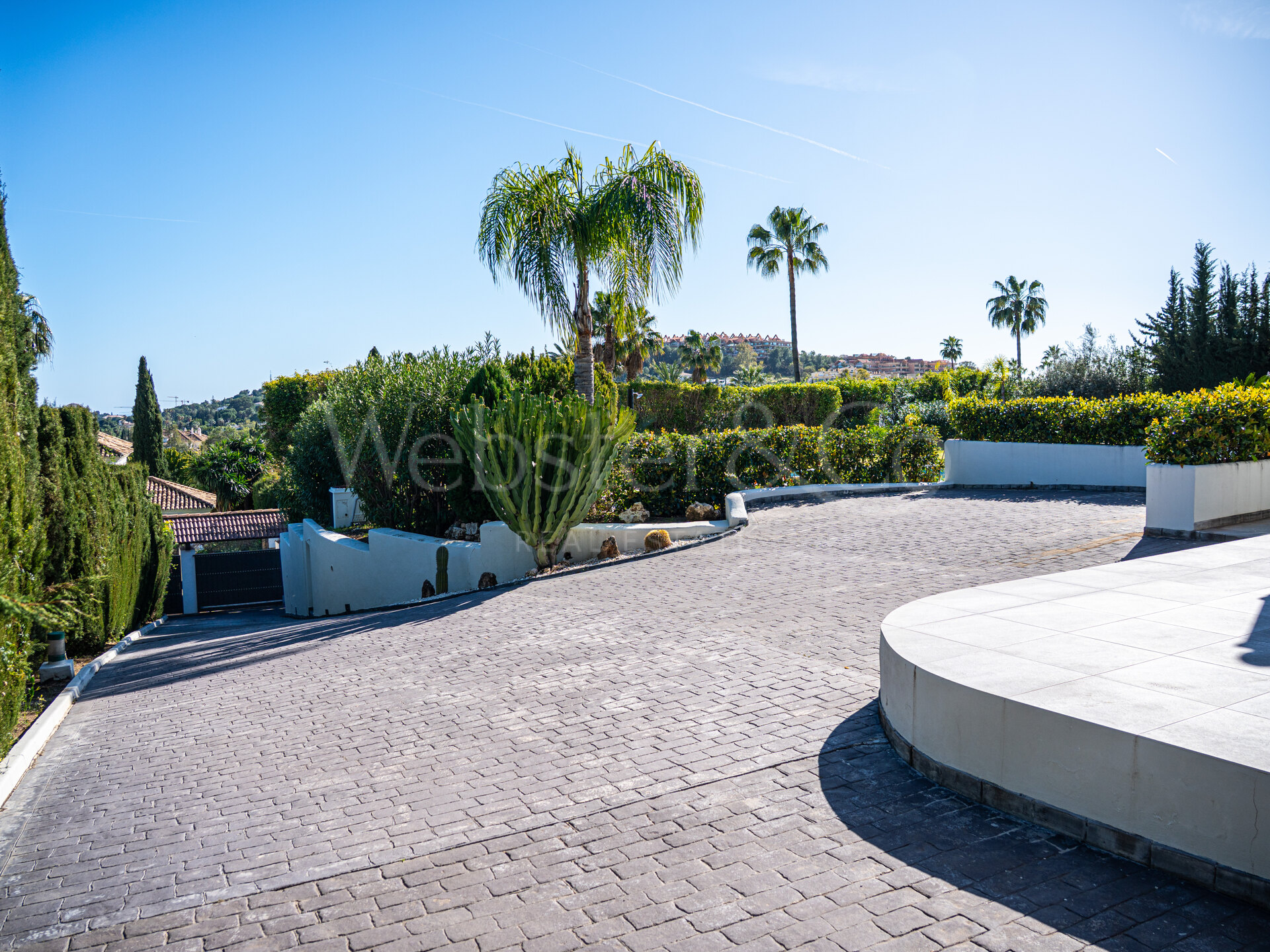 Villa Valora - Golf Front Luxury in Nueva Andalucia