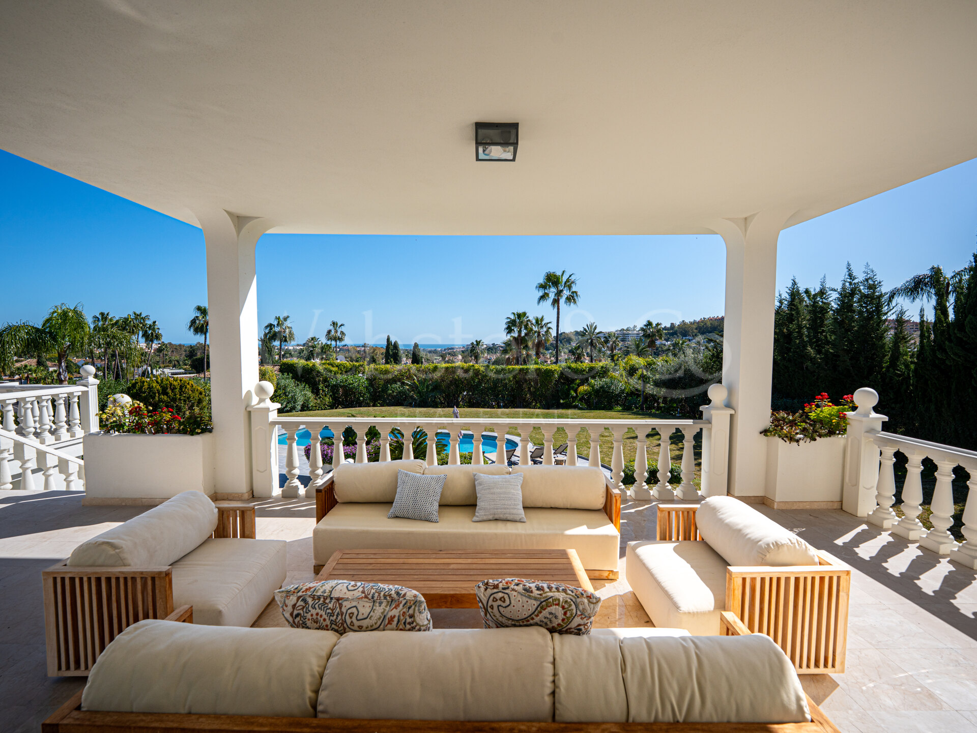 Villa Valora - Golf Front Luxury in Nueva Andalucia