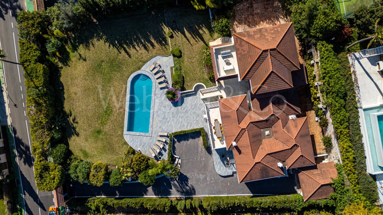 Villa Valora - Golf Front Luxury in Nueva Andalucia