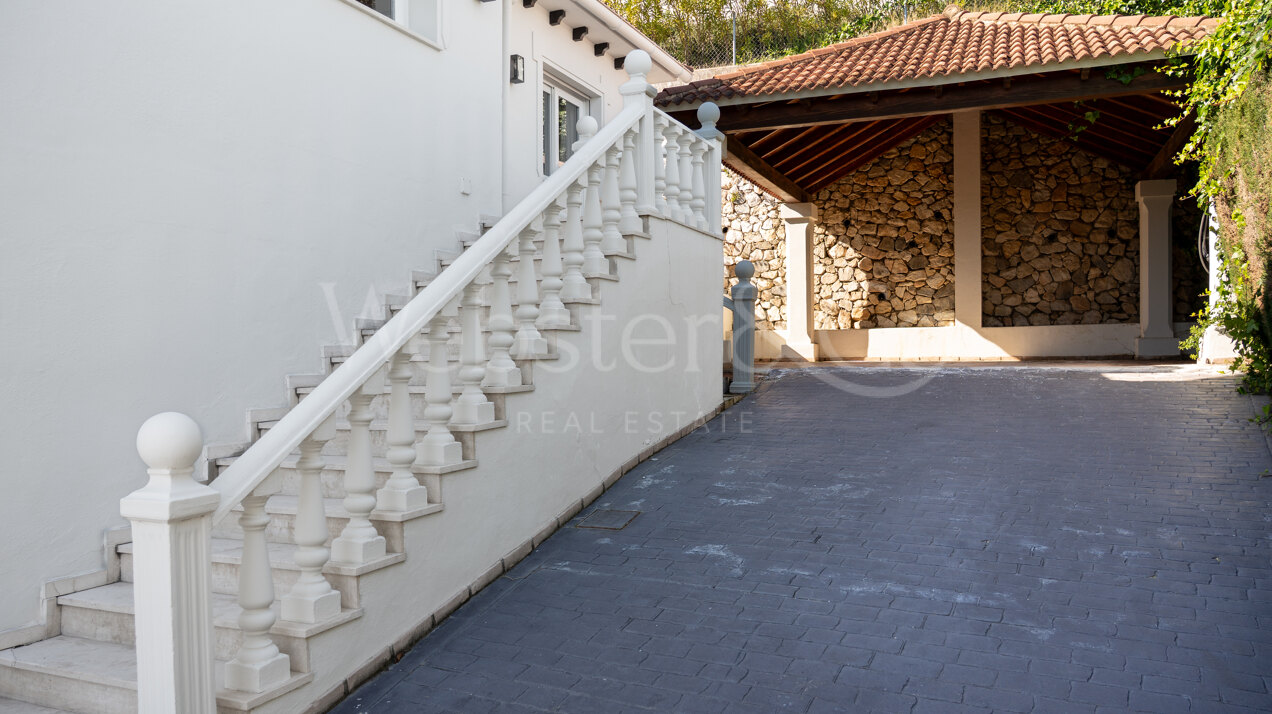 Villa Valora - Golf Front Luxury in Nueva Andalucia