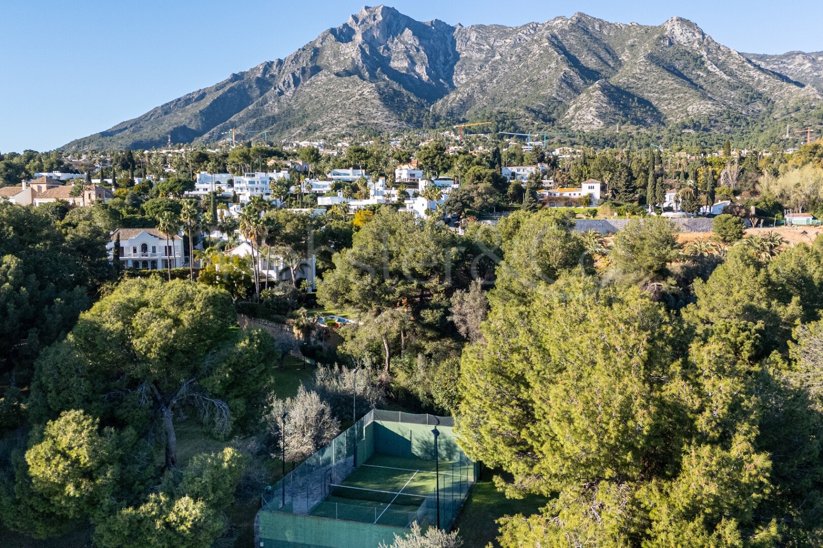 Villa Pinar Azul - Secluded Luxury, Altos Reales