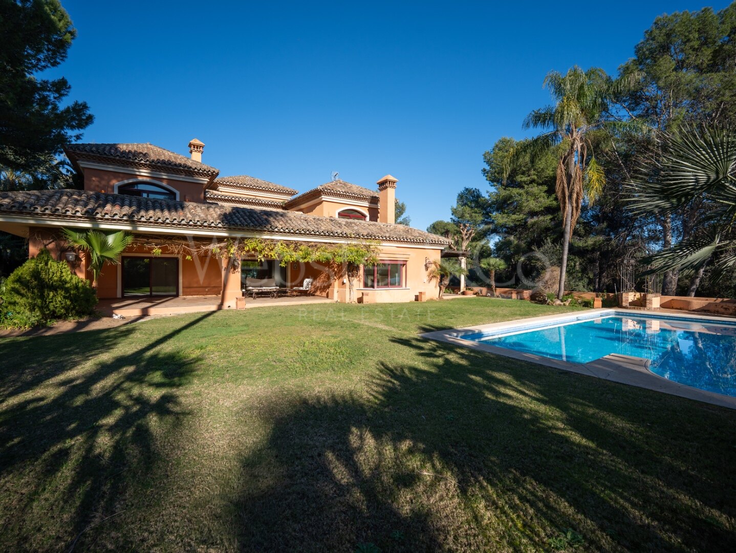 Villa Pinar Azul - Secluded Luxury, Altos Reales