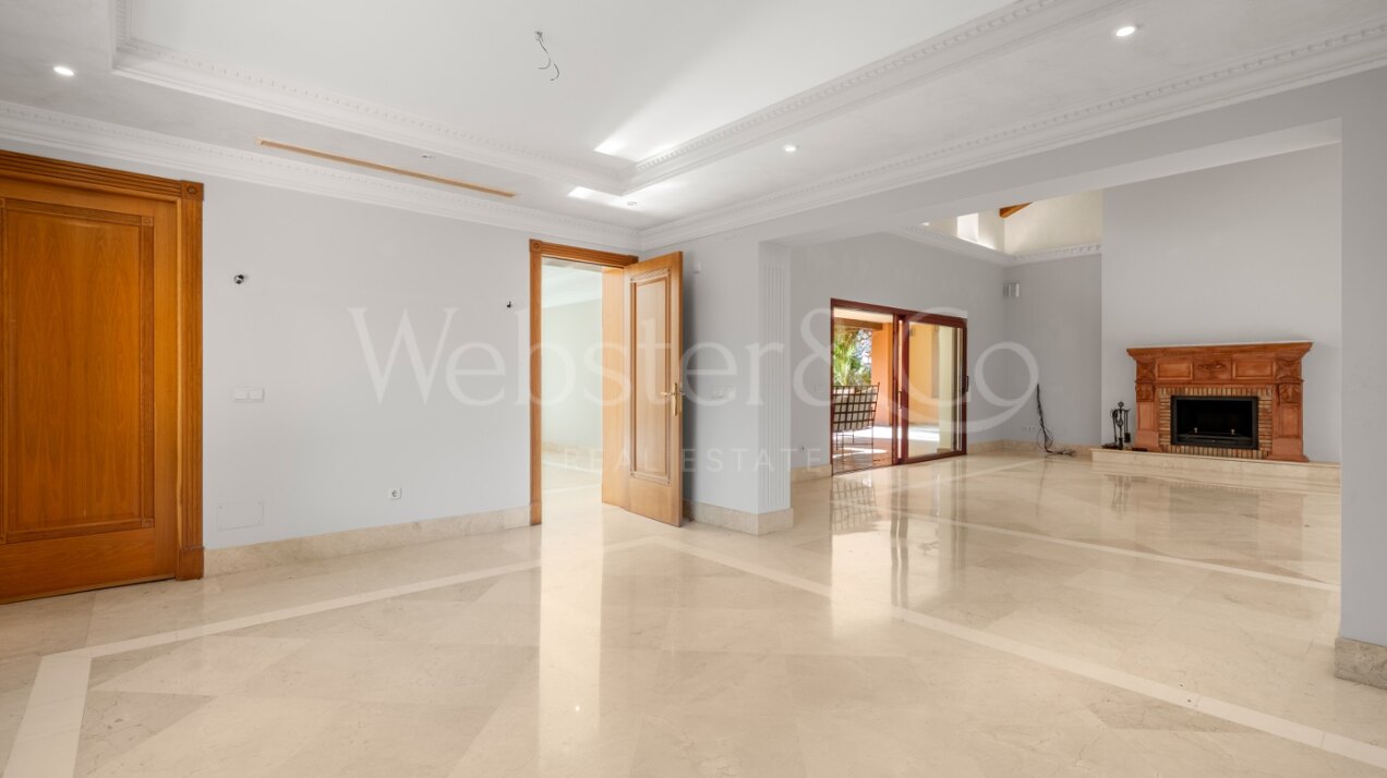 Villa Pinar Azul - Secluded Luxury, Altos Reales