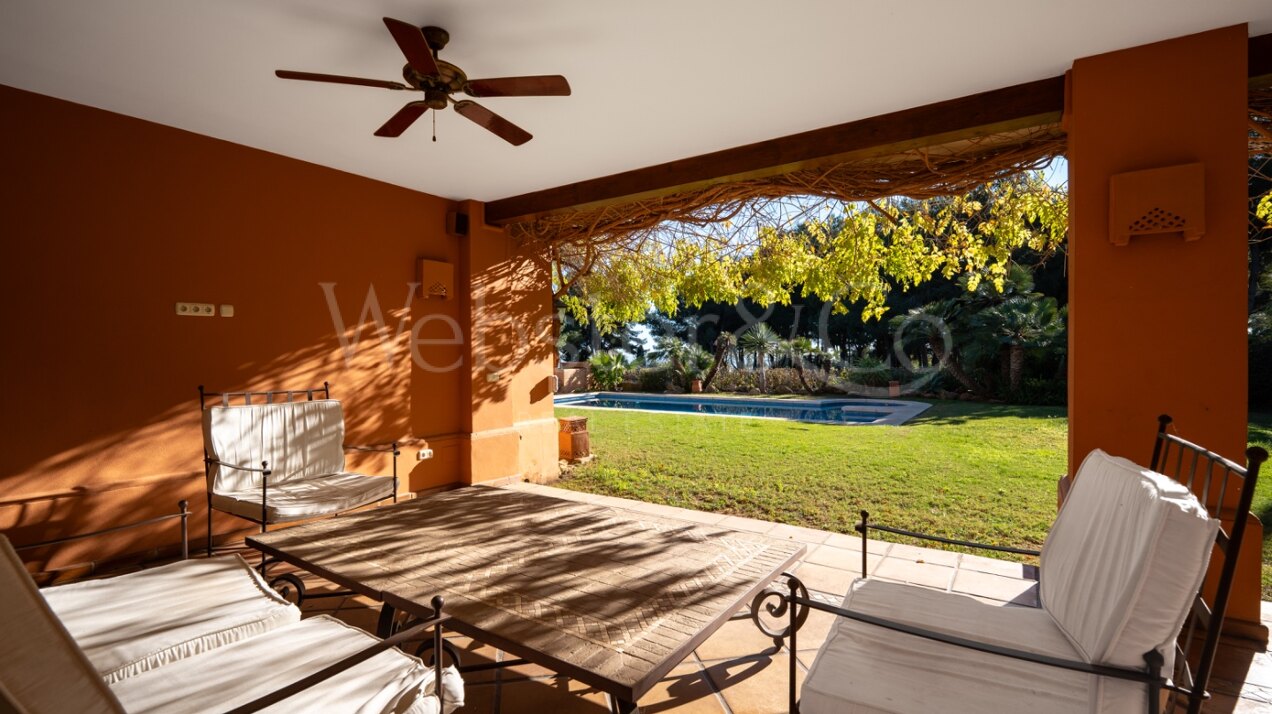 Villa Pinar Azul - Secluded Luxury, Altos Reales