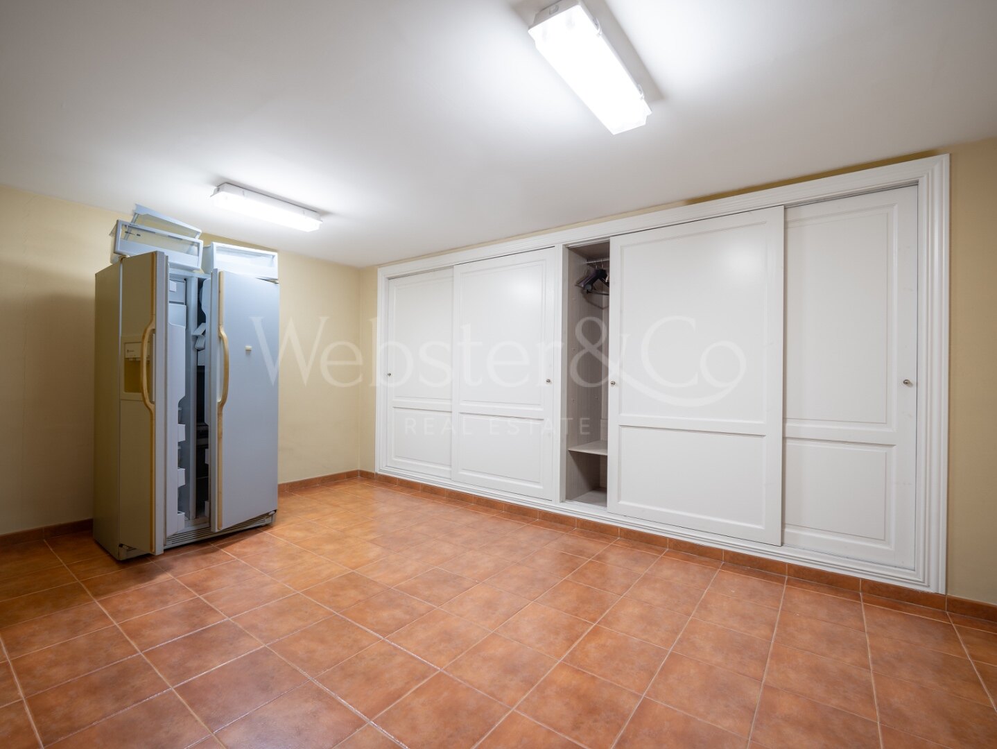 Villa Pinar Azul - Secluded Luxury, Altos Reales