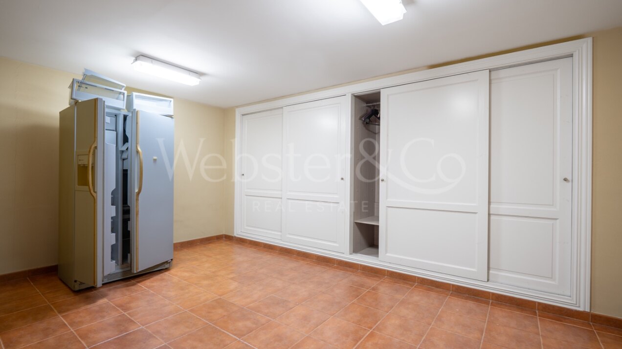 Villa Pinar Azul - Secluded Luxury, Altos Reales