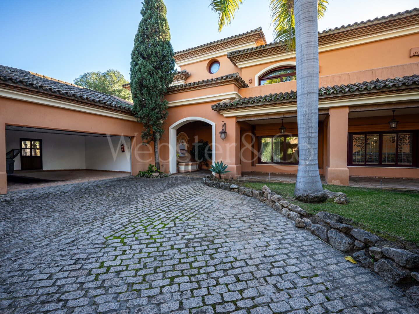 Villa Pinar Azul - Secluded Luxury, Altos Reales