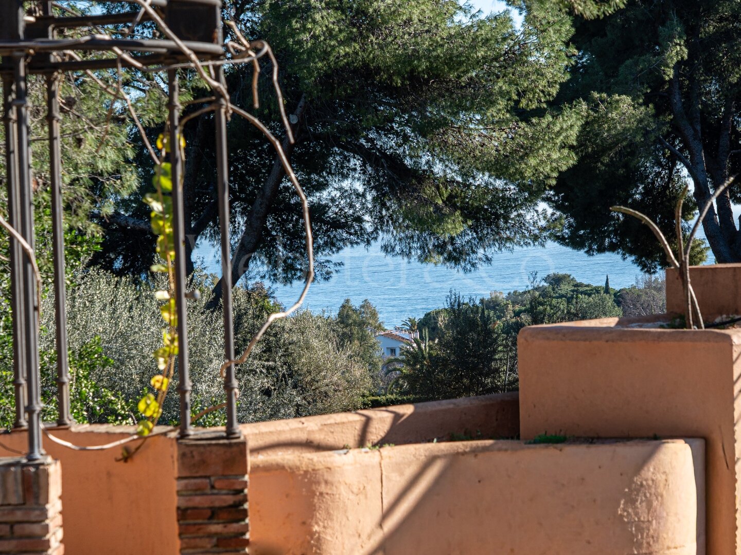 Villa Pinar Azul - Secluded Luxury, Altos Reales