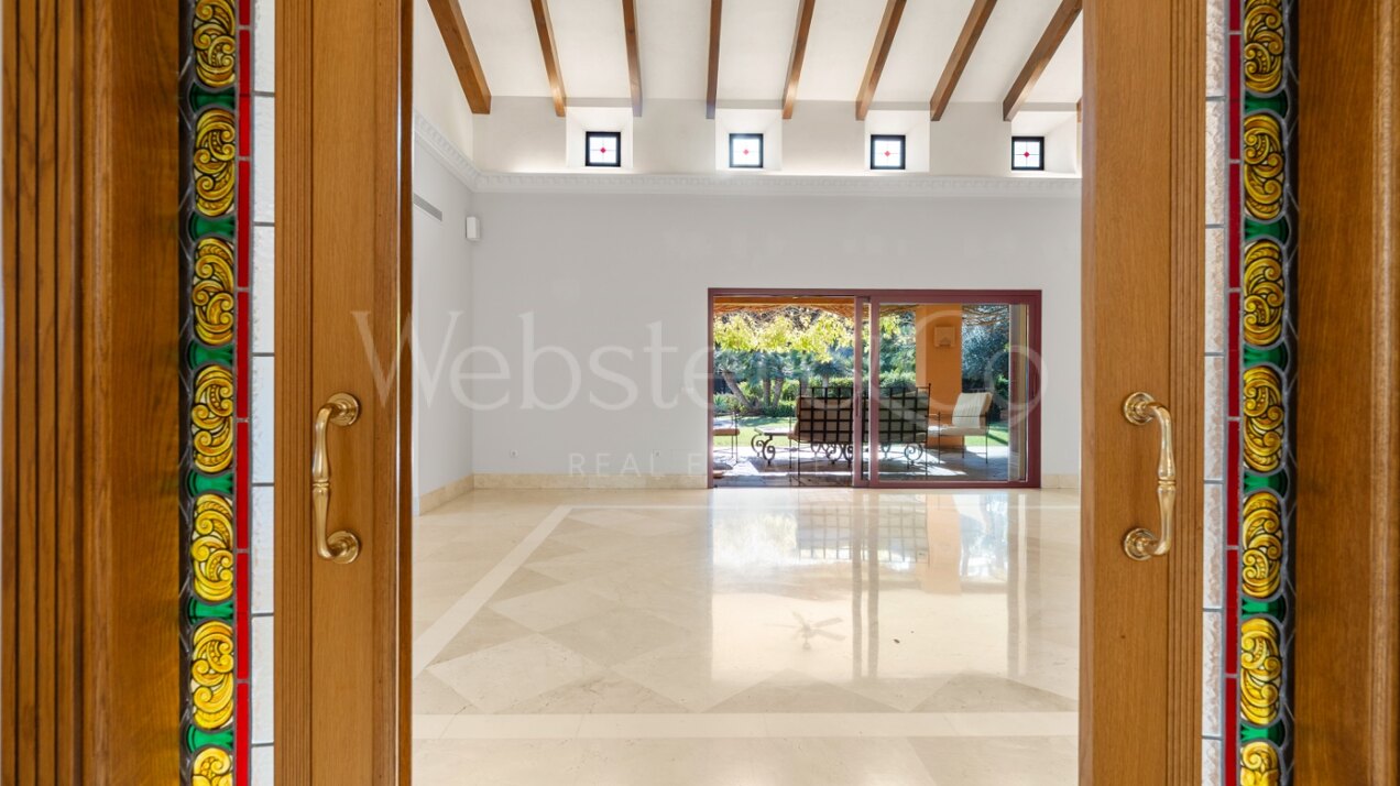 Villa Pinar Azul - Secluded Luxury, Altos Reales