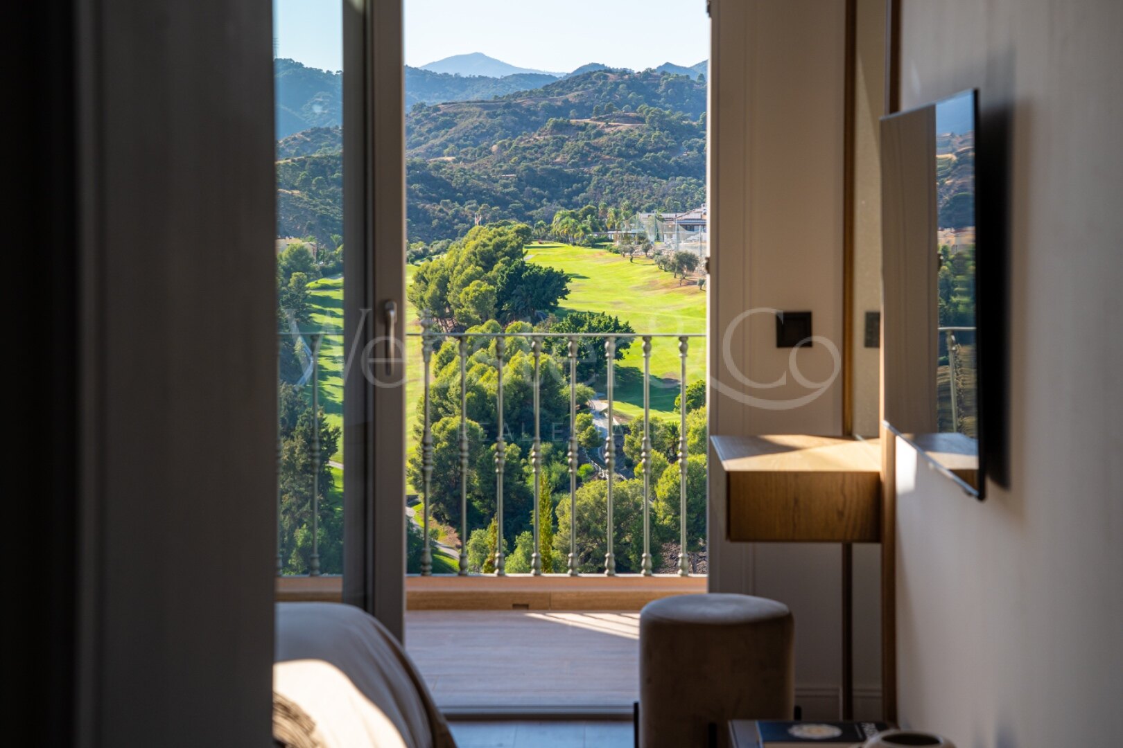 Townhouse The Nest - Renovated Elegance in Benahavís