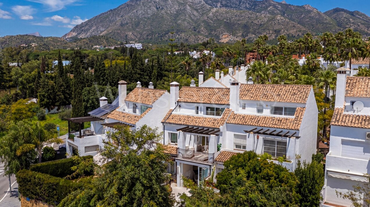 Casa Marisal - Luxury Townhouse in Marbella