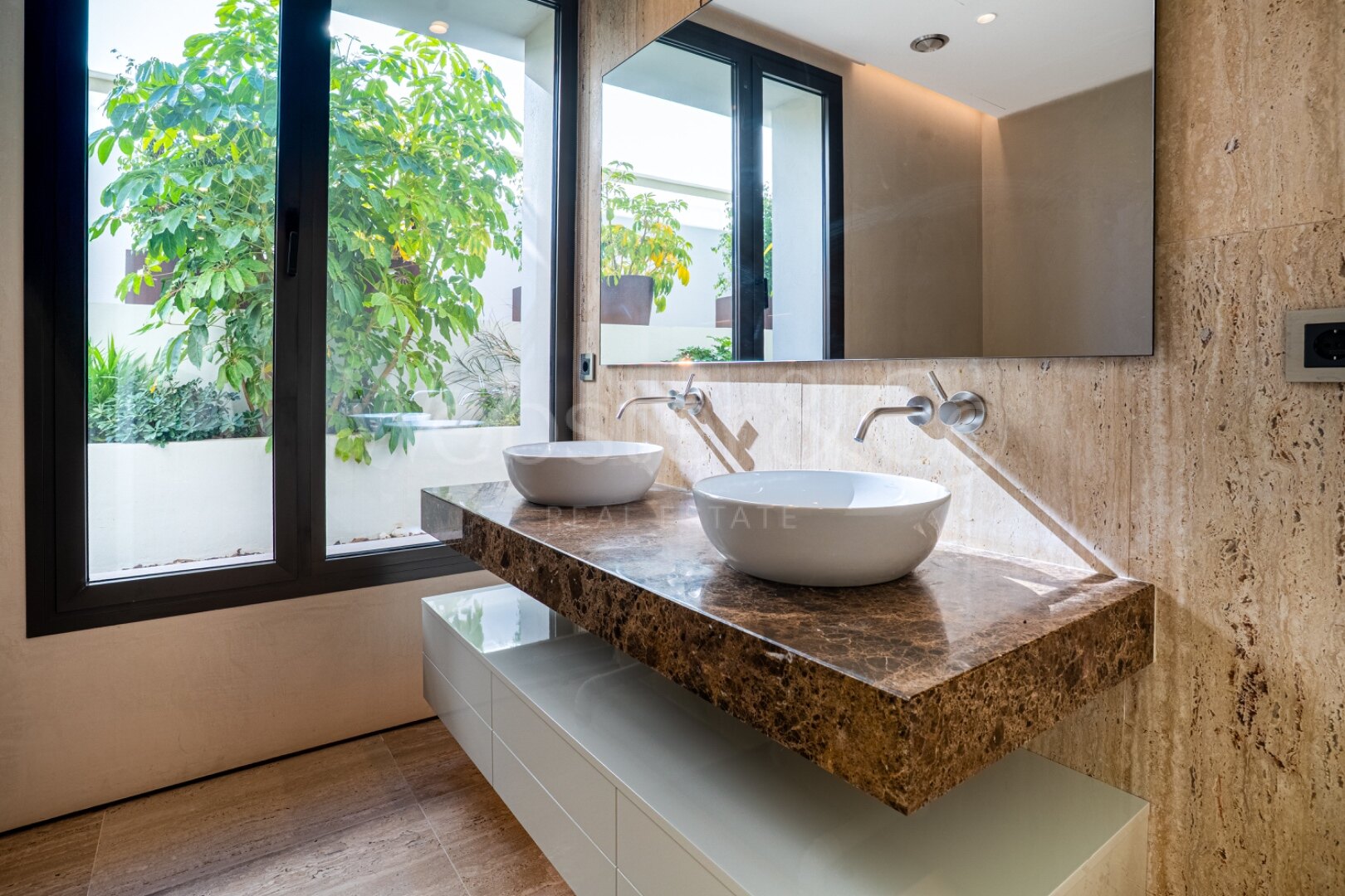 Apartment Epic II - Luxurious Home, Golden Mile