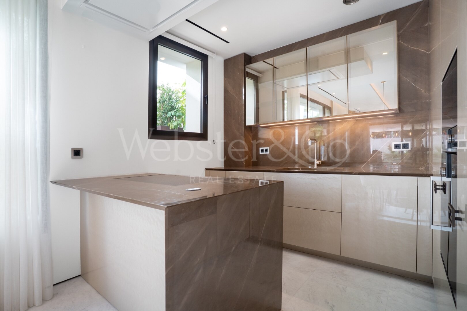 Apartment Epic II - Luxurious Home, Golden Mile