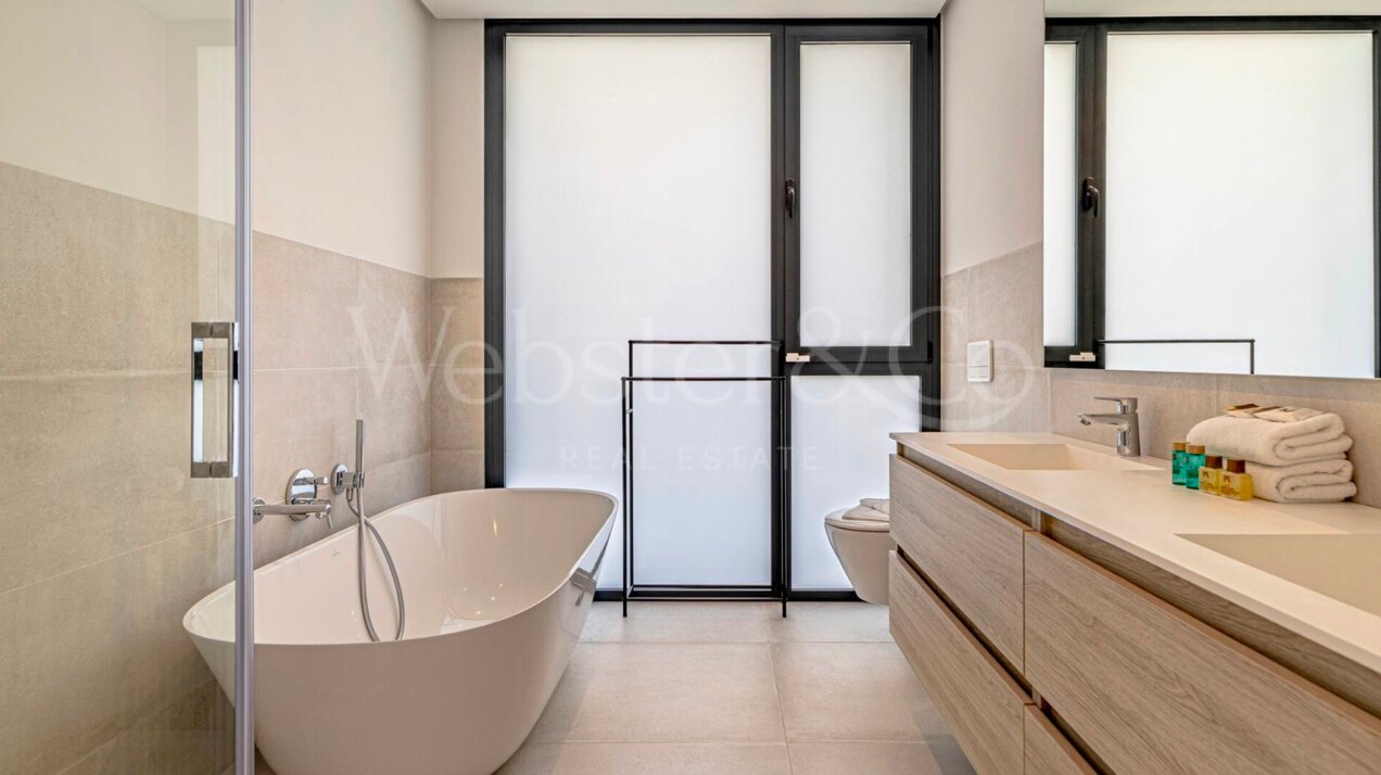 Villa Martinica - Luxury Retreat in El Paraiso