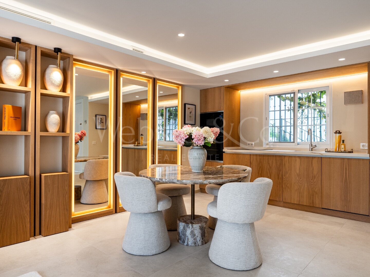 Townhouse Alba - Renovated Luxury on The Golden Mile