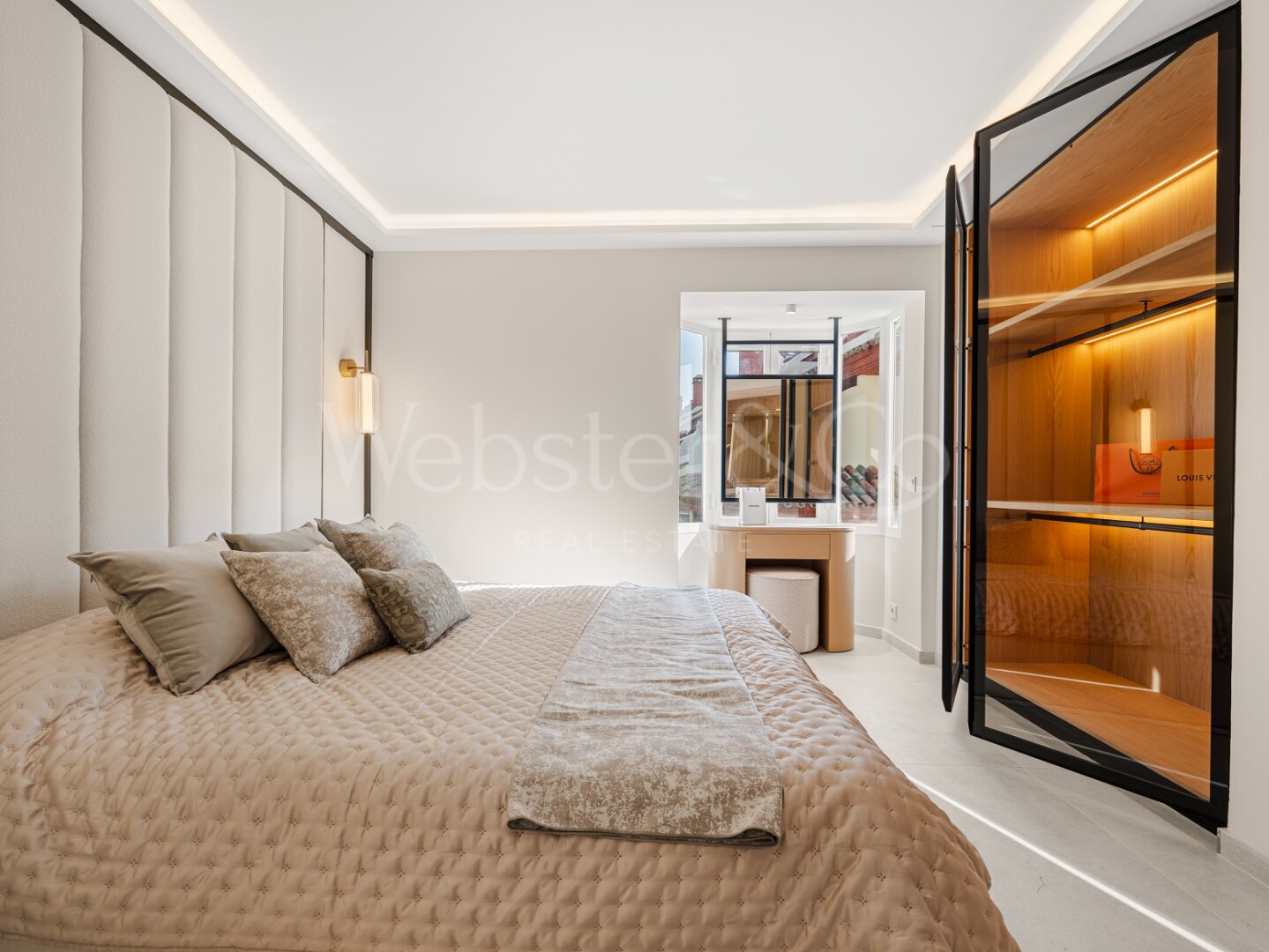 Townhouse Alba - Renovated Luxury on The Golden Mile