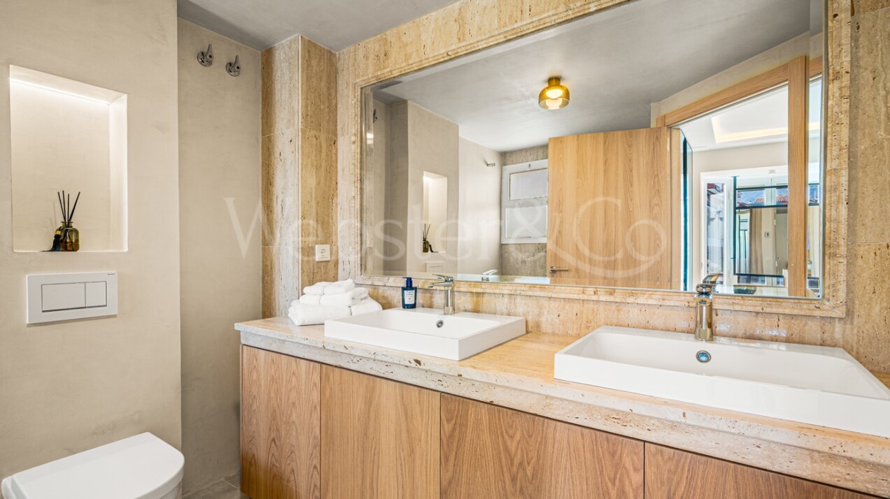Townhouse Alba – Lujo Renovado en la Milla de Oro