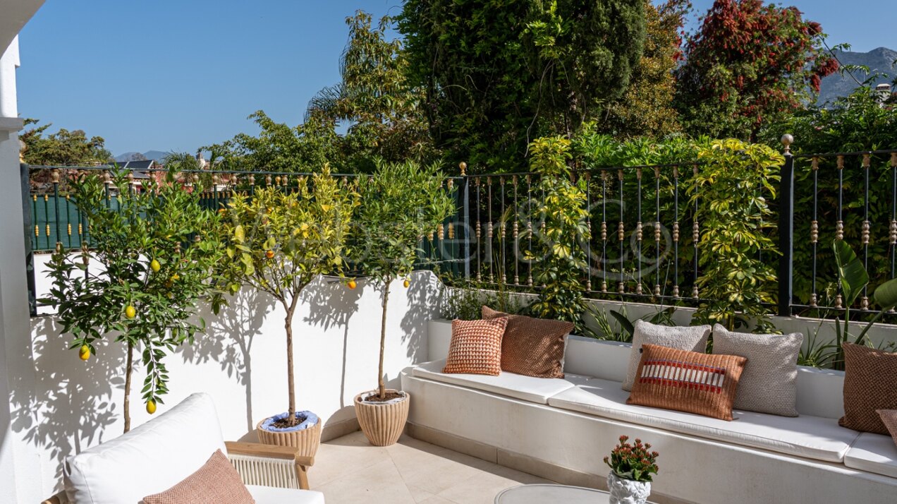 Townhouse Alba – Lujo Renovado en la Milla de Oro