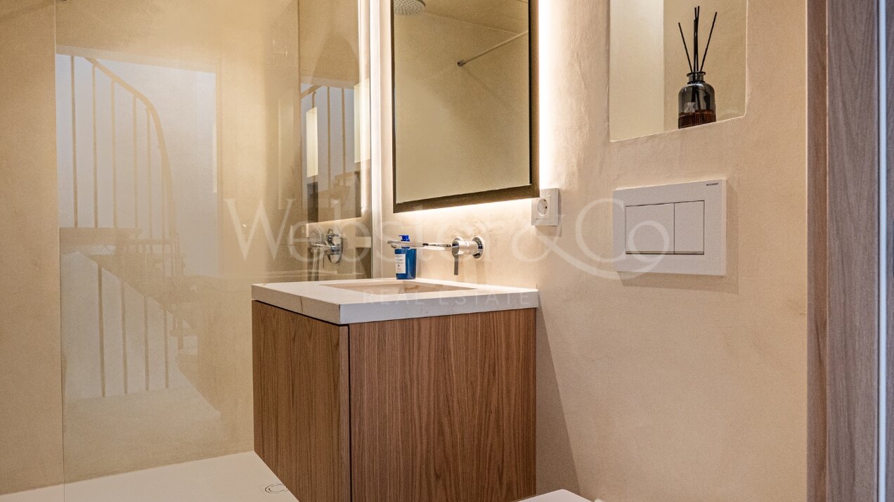 Townhouse Alba – Lujo Renovado en la Milla de Oro