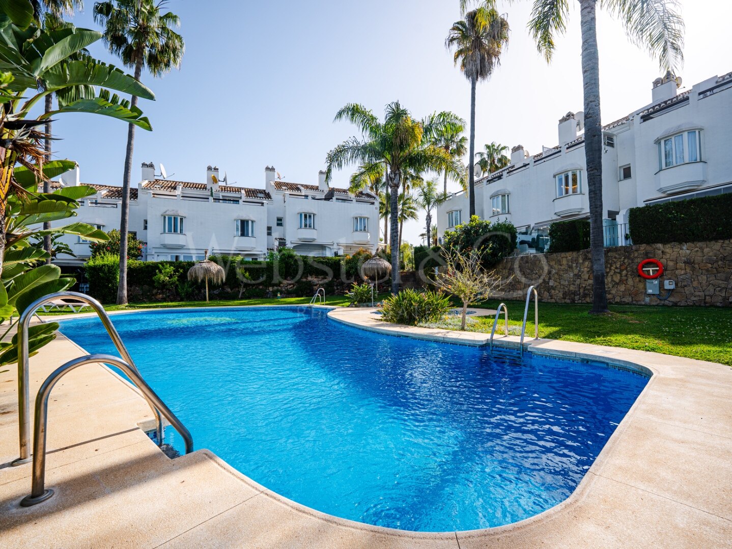 Townhouse Alba - Renovated Luxury on The Golden Mile
