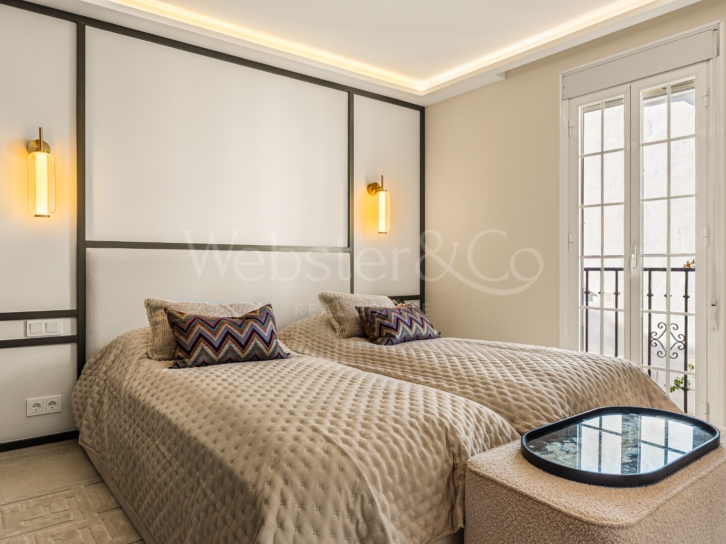 Townhouse Alba - Renovated Luxury on The Golden Mile