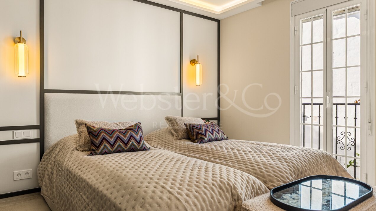 Townhouse Alba – Lujo Renovado en la Milla de Oro