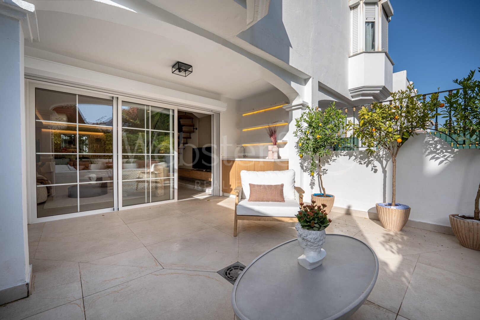 Townhouse Alba - Renovated Luxury on The Golden Mile