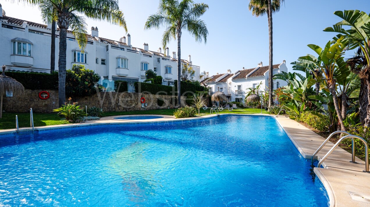 Townhouse Alba – Lujo Renovado en la Milla de Oro