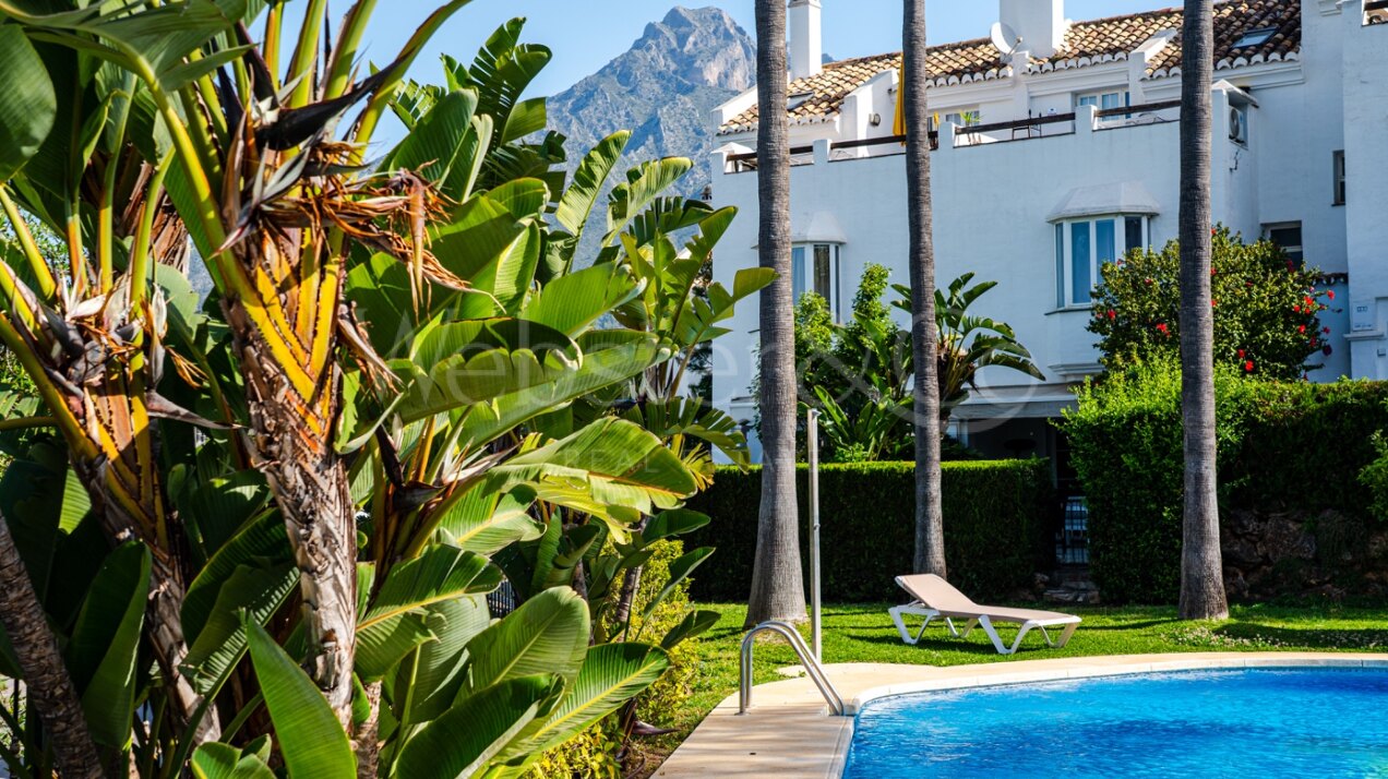 Townhouse Alba – Lujo Renovado en la Milla de Oro