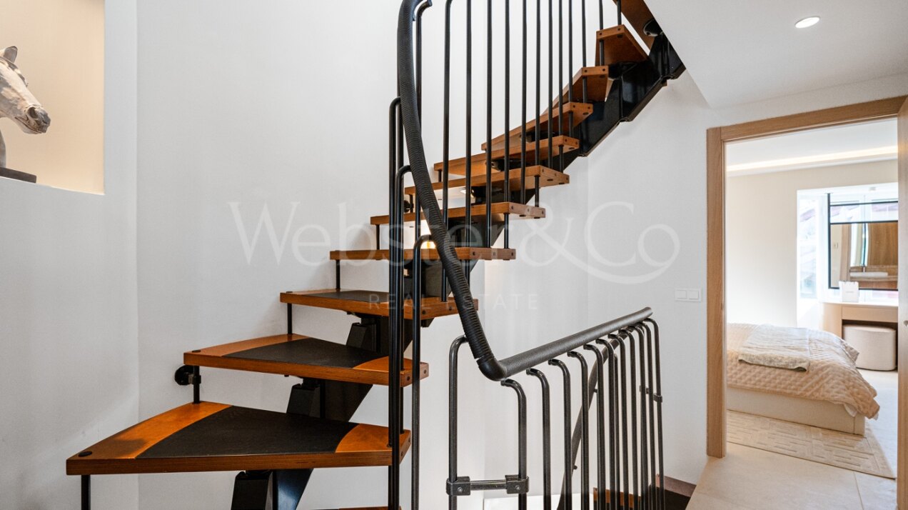 Townhouse Alba – Lujo Renovado en la Milla de Oro
