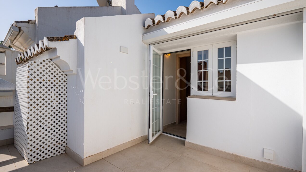 Townhouse Alba – Lujo Renovado en la Milla de Oro