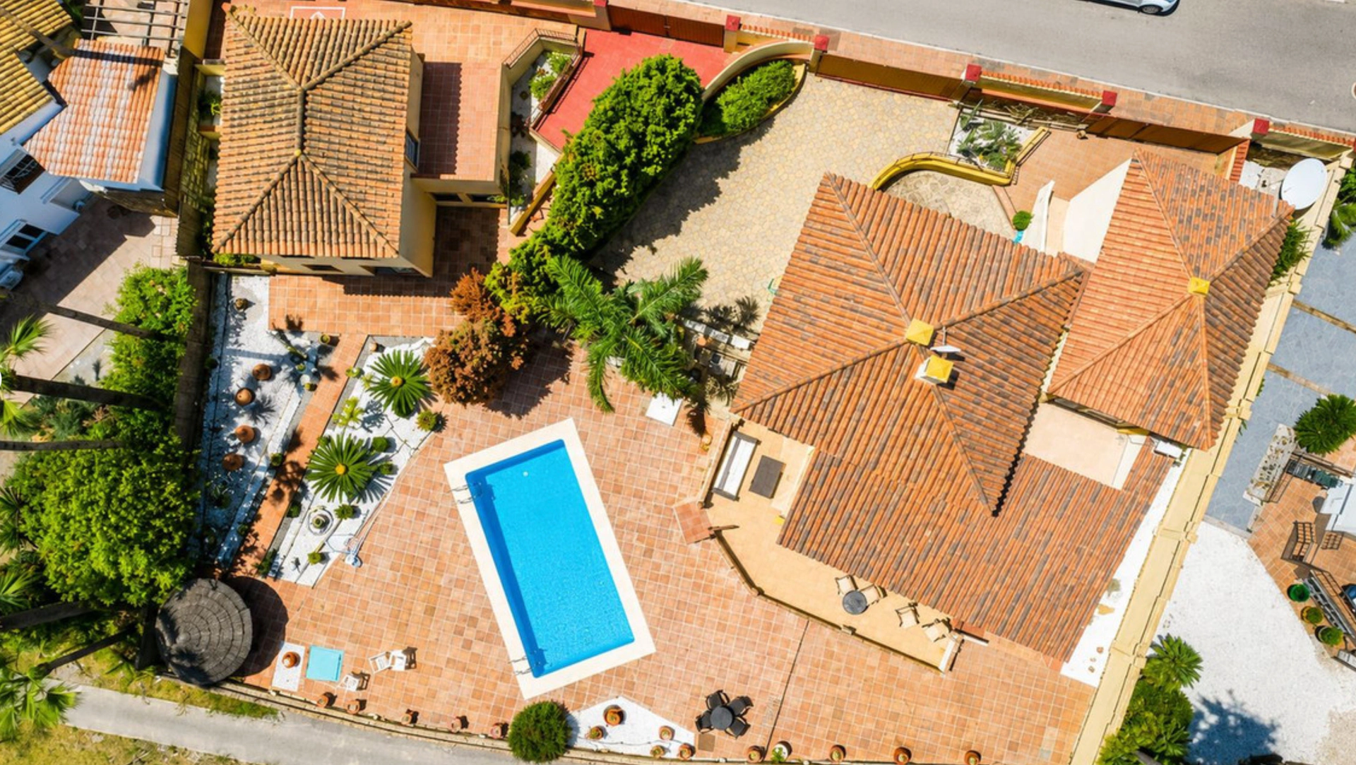 Villa for sale in La Duquesa, Manilva
