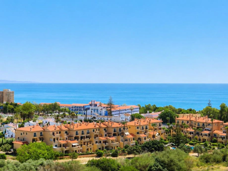 Frontline Golf Villa with Panoramic Sea Views