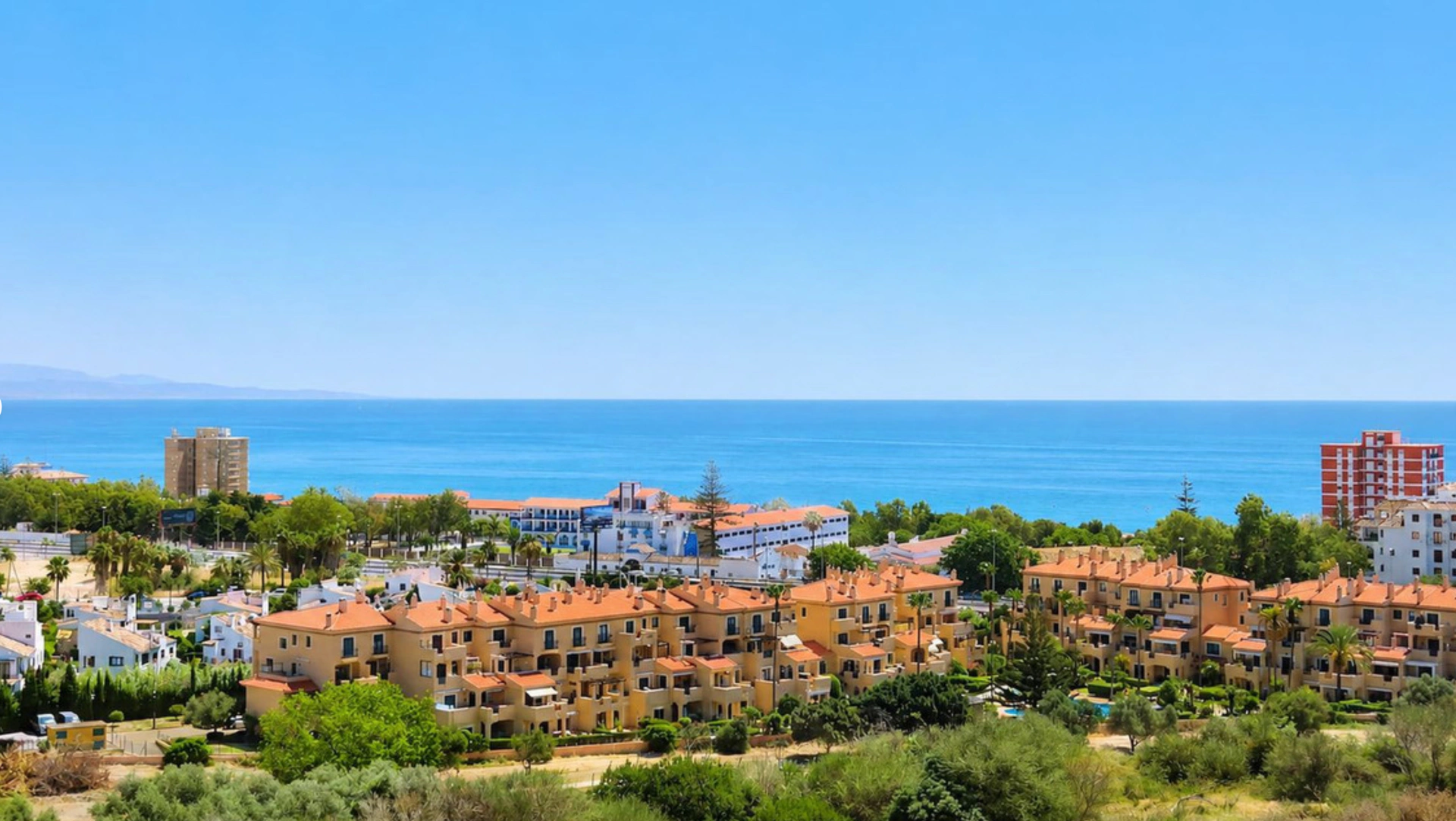 Villa for sale in La Duquesa, Manilva