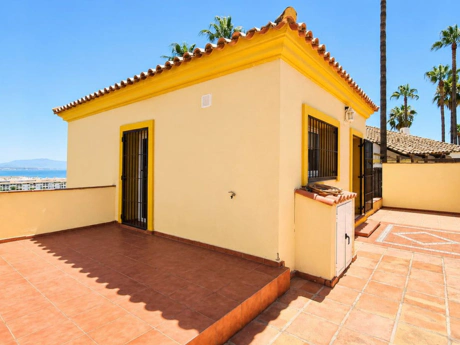 Frontline Golf Villa with Panoramic Sea Views