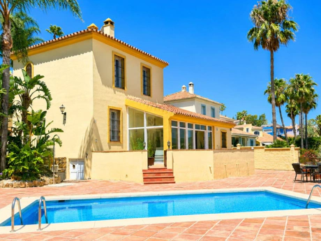Frontline Golf Villa with Panoramic Sea Views