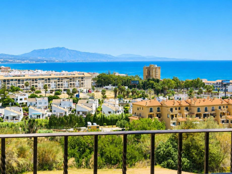 Frontline Golf Villa with Panoramic Sea Views