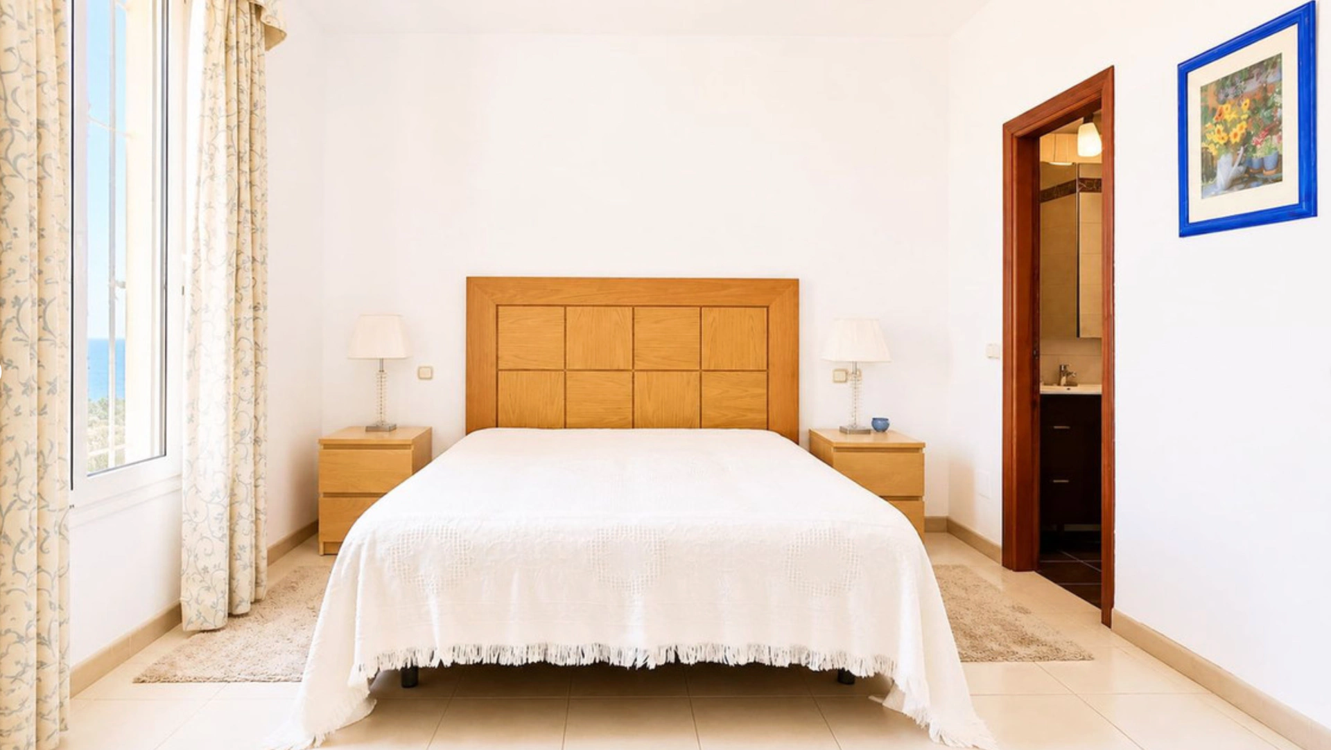 Villa for sale in La Duquesa, Manilva