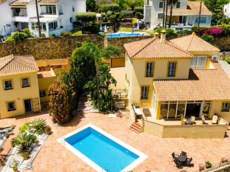 Frontline Golf Villa with Panoramic Sea Views