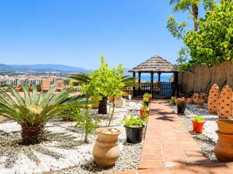 Frontline Golf Villa with Panoramic Sea Views