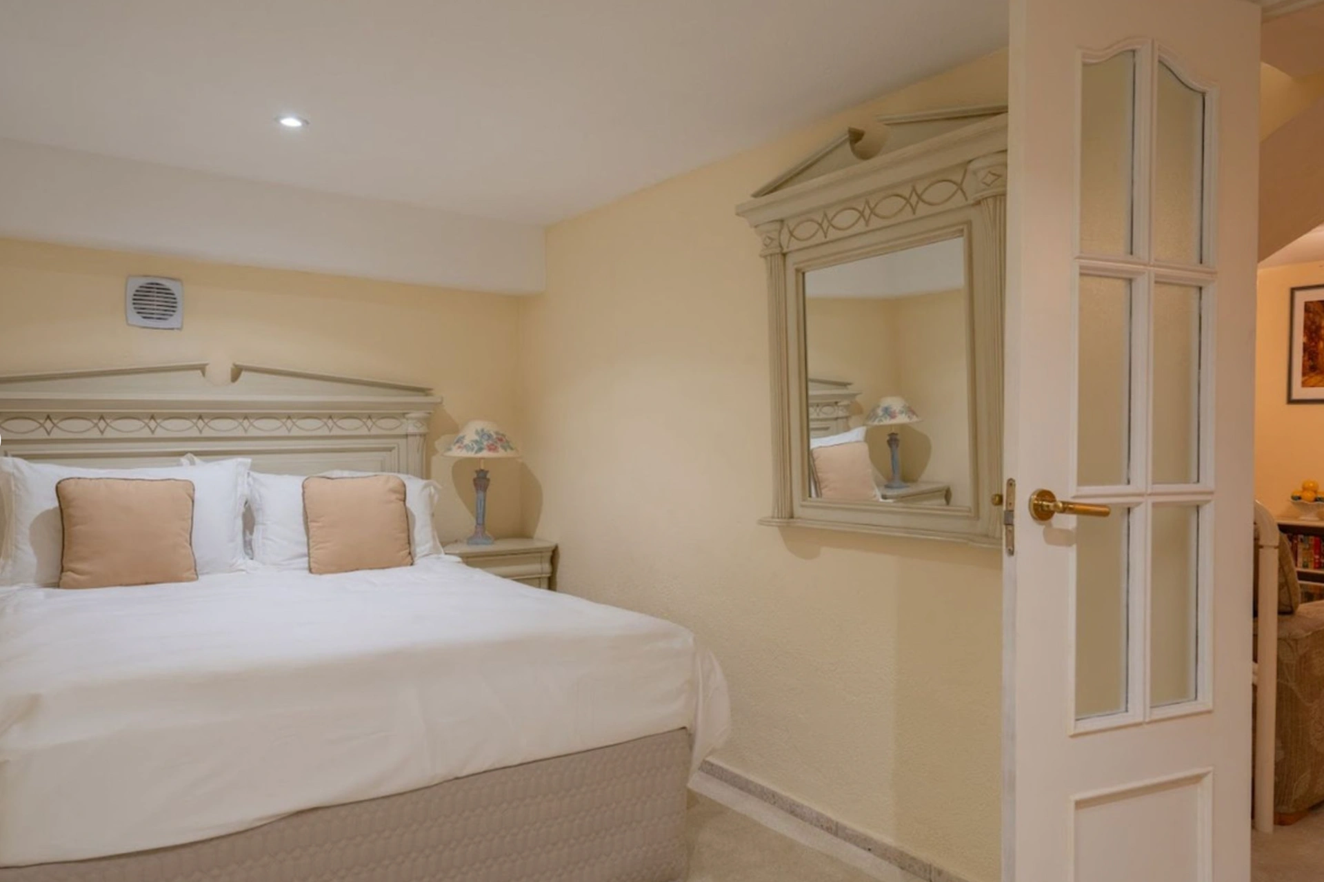 Town House for sale in Beach Side New Golden Mile, Estepona East