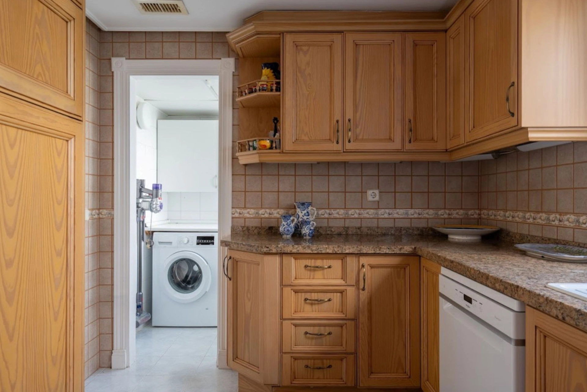 Town House for sale in Beach Side New Golden Mile, Estepona East
