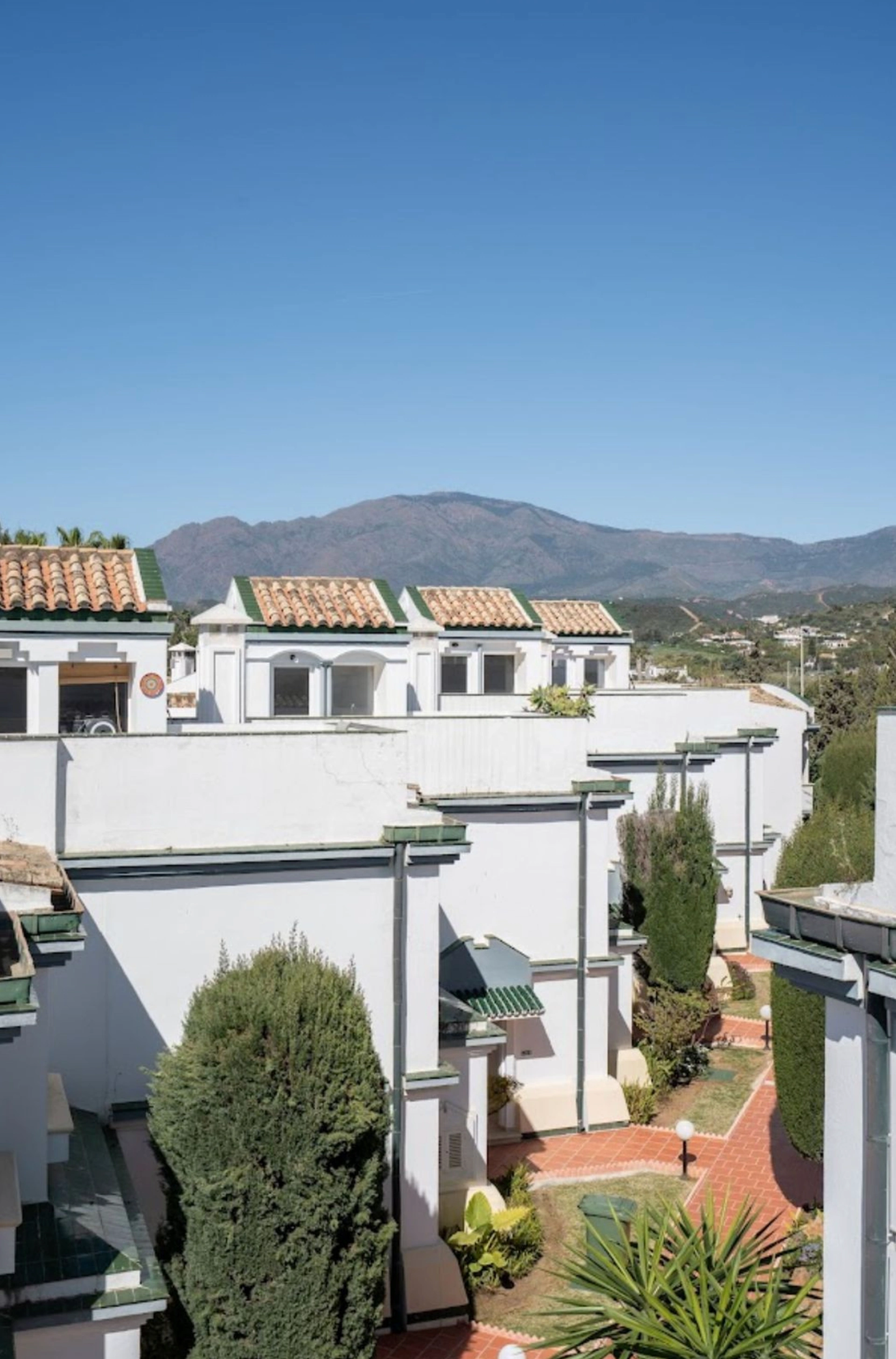 Town House for sale in Beach Side New Golden Mile, Estepona East